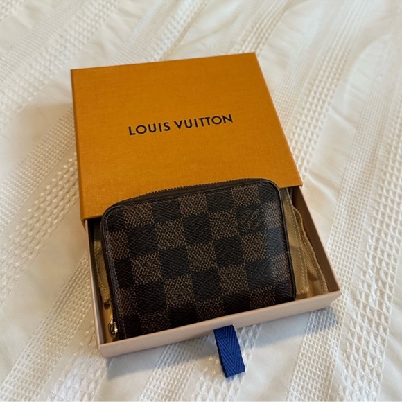 Louis Vuitton - Zippy Coin Purse - Picture 1 of 11